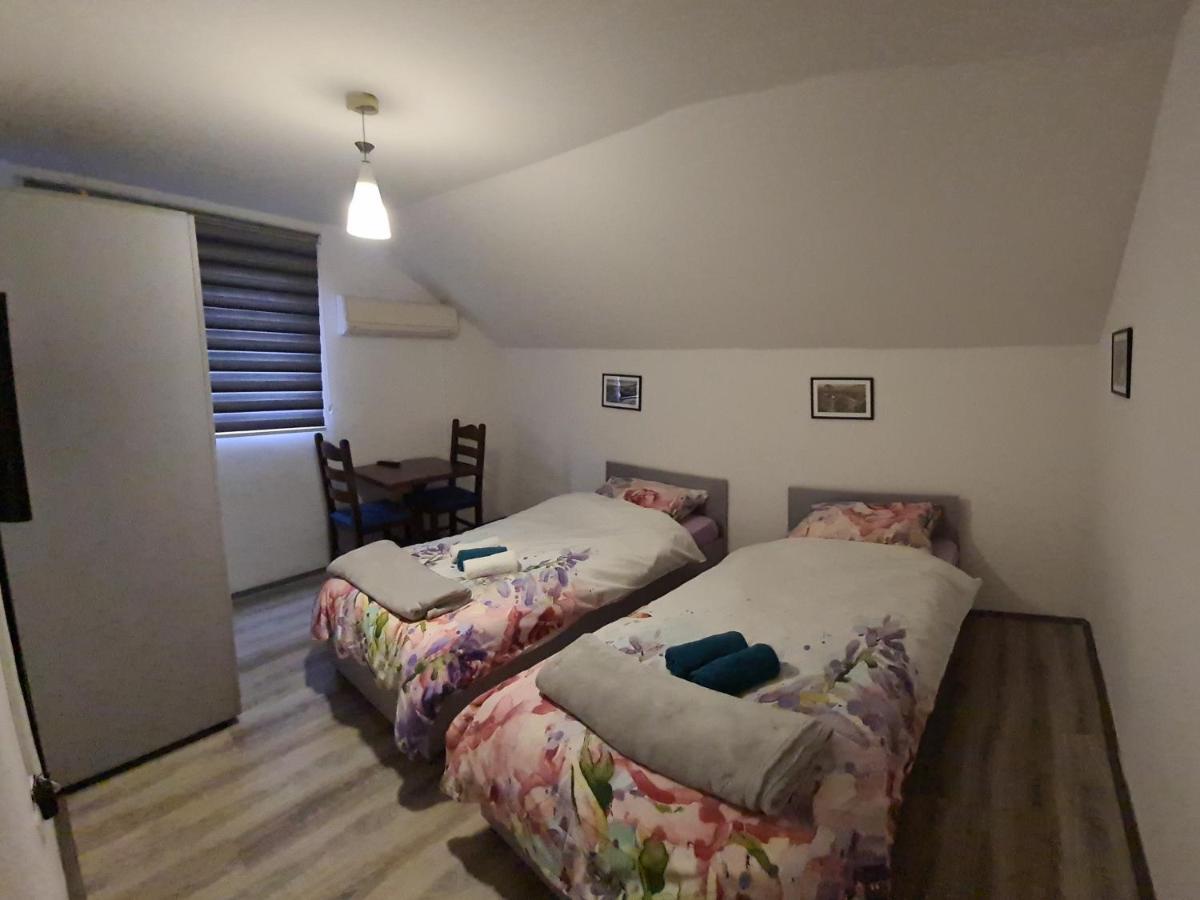 מוסטר Hostel Fm מראה חיצוני תמונה