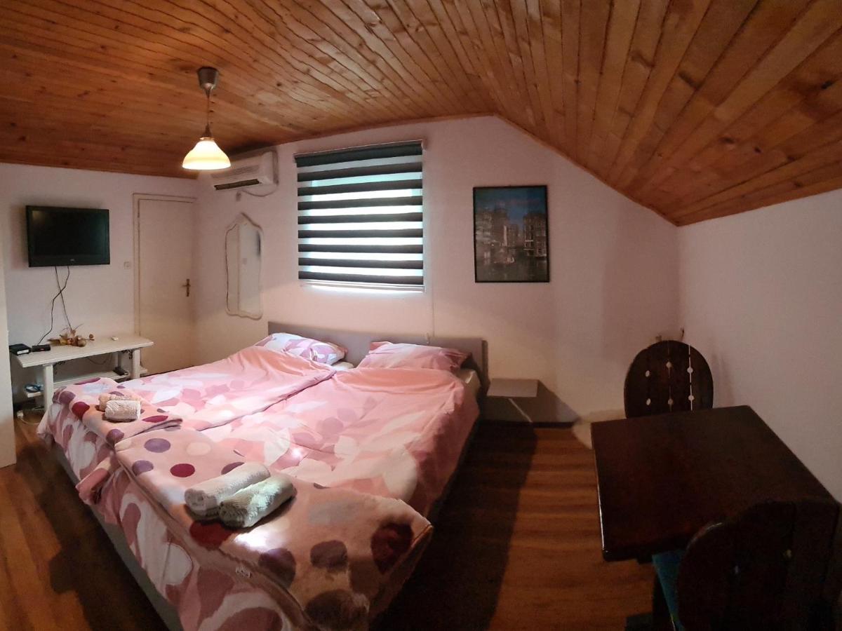 מוסטר Hostel Fm מראה חיצוני תמונה