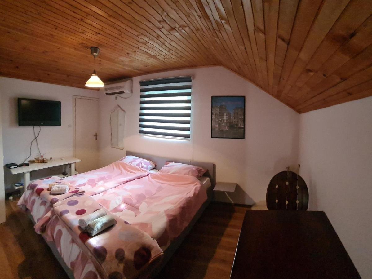מוסטר Hostel Fm מראה חיצוני תמונה